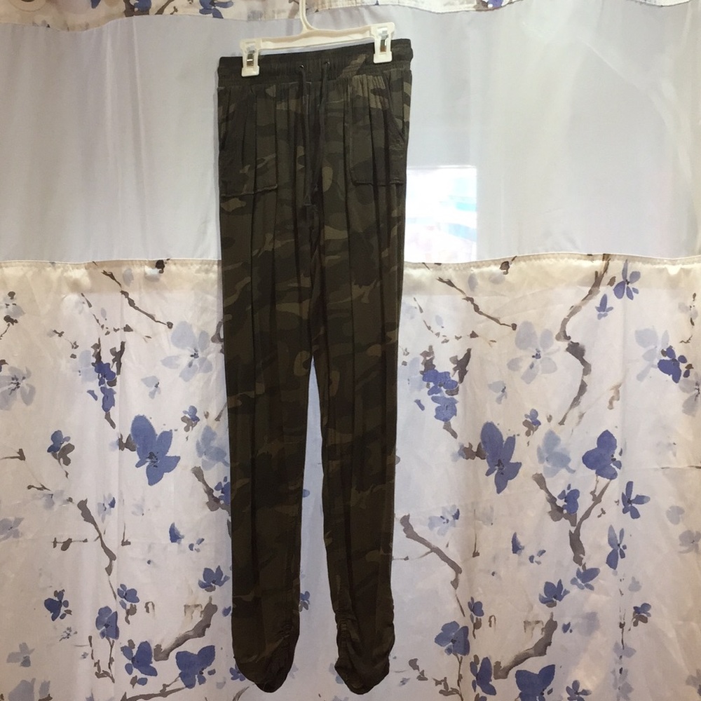Charlotte Russe camouflage pants